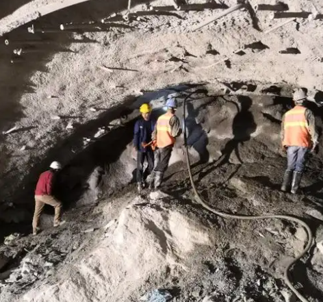 禹会拱顶带模注浆料的施工流程及注意事项